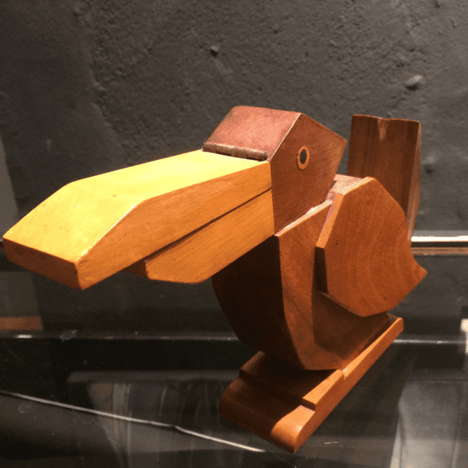 art deco objekt pelikan