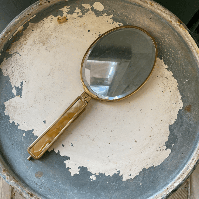 Handspiegel aus Messing