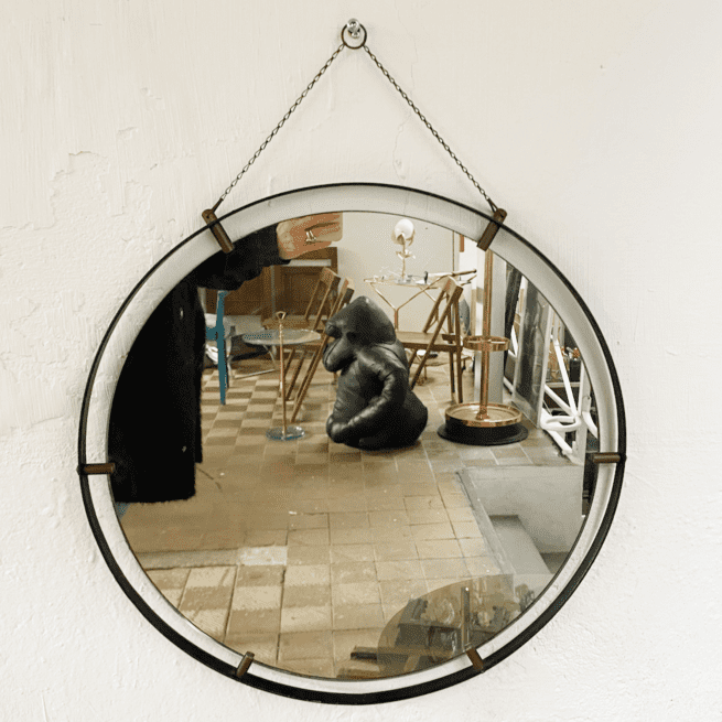 runder Spiegel an kette